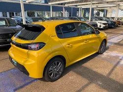 Jaune Utilisé 2021 Peugeot 208 Style Citadine | 11 990 € (Prix juste)