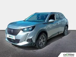 Gris Utilisé 2022 Peugeot e-2008 Style SUV | 18 489 € (Prix juste)