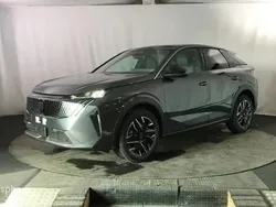 Gris Nouvelle 2025 Peugeot 3008 Allure SUV | 36 499 € (Prix cher)