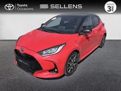 Biton rouge fusion / toit noir Utilisé 2021 Toyota Yaris Hybrid Berline | 18 880 € (Prix assez cher)