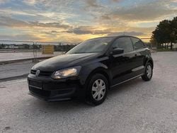 Noir Utilisé 2013 VW Polo Trendline Berline | 6 490 € (Prix juste)