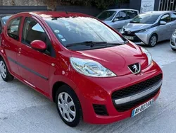 Rouge Utilisé 2009 Peugeot 107 Citadine | 3 990 € (Prix juste)