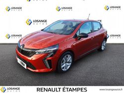 Rouge Utilisé 2024 Renault Clio V Evolution Citadine | 15 990 € (Prix juste)