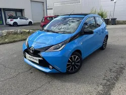 Bleu Utilisé 2016 Toyota Aygo X-wave Citadine | 8 790 € (Prix juste)