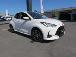 Utilisé 2022 Toyota Yaris Hybrid Design Berline | 19 900 € (Prix juste)