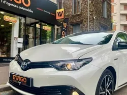 Blanc Utilisé 2018 Toyota Auris Hybrid Business Edition Berline | 13 249 € (Prix juste)