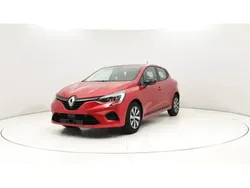 Rouge Utilisé 2023 Renault Clio V Equilibre Citadine | 19 560 € (Prix assez cher)