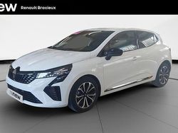 Blanc Utilisé 2023 Renault Clio V Techno Citadine | 16 990 € (Prix assez cher)