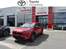 Rouge intense Occasion 2022 Toyota Yaris Cross Design SUV | 19 990 € (Prix juste)
