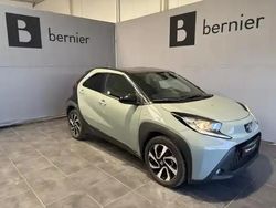 Biton bleu genièvre métal/toit noir Utilisé 2024 Toyota Aygo X Design SUV | 14 880 €