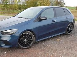 Bleu Utilisé 2021 Mercedes B180 Edition Monospace | 27 900 € (Prix assez cher)