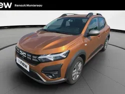 Orange Utilisé 2023 Dacia Sandero Expression Citadine | 16 900 € (Prix juste)