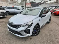 Gris Nouvelle 2025 Renault Clio V Esprit Alpine Berline | 25 490 € (Prix assez cher)