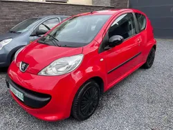 Rouge Utilisé 2008 Peugeot 107 Citadine | 2 400 € (Prix juste)