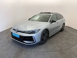 Gris Utilisé 2024 VW Passat R-line Coupé | 43 990 €