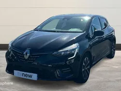 Noir Utilisé 2023 Renault Clio V Techno Berline | 16 499 € (Prix juste)