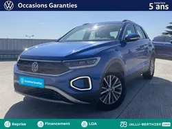 Bleu Utilisé 2023 VW T-Roc Life SUV | 26 290 € (Prix juste)