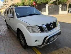 Blanc Utilisé 2012 Nissan Navara Pick-up | 13 700 €