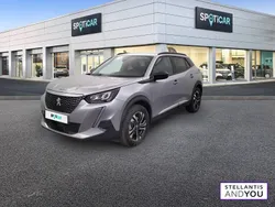 Gris Utilisé 2022 Peugeot e-2008 Allure SUV | 18 489 € (Prix juste)