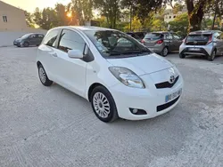 Blanc Utilisé 2010 Toyota Yaris Berline | 5 990 €