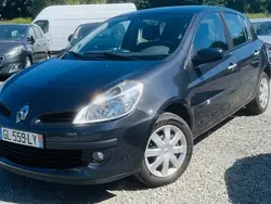 Utilisé 2009 Renault Clio III Dynamique Berline | 6 700 € (Prix assez cher)