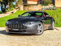 Gris Utilisé 2010 Aston Martin V8 Vantage Coupé | 63 500 € (Prix juste)