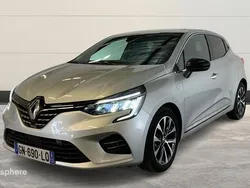 Utilisé 2023 Renault Clio V Techno Berline | 16 499 € (Prix juste)