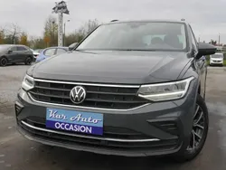 Gris Utilisé 2020 VW Tiguan Life SUV | 20 490 € (Prix juste)