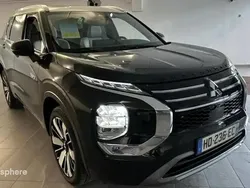 Noir Utilisé 2025 Mitsubishi Outlander P-HEV Instyle SUV | 59 999 € (Prix assez cher)
