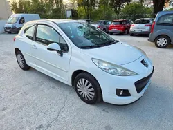 Blanc Utilisé 2012 Peugeot 207 Access Berline | 4 990 € (Prix juste)