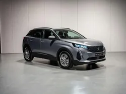 Bleu Utilisé 2021 Peugeot 3008 Style SUV | 21 950 € (Prix juste)