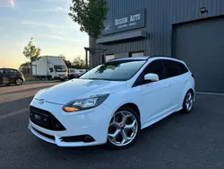 Blanc Utilisé 2013 Ford Focus ST Break | 12 990 € (Prix juste)