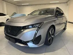 Gris Utilisé 2023 Peugeot 308 GT Berline | 22 490 € (Prix juste)