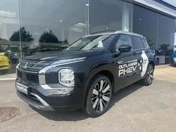 Noir Utilisé 2025 Mitsubishi Outlander P-HEV Instyle SUV | 60 999 €