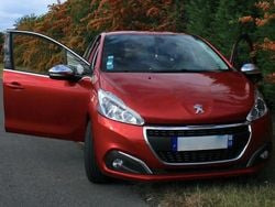 Rouge Utilisé 2018 Peugeot 208 S Citadine | 8 500 € (Bon prix)