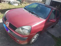 Rouge Utilisé 2001 Renault Clio II Berline | 2 980 € (Prix juste)
