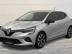 Gris Utilisé 2023 Renault Clio V Evolution Berline | 15 499 € (Prix juste)