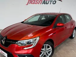 Rouge Utilisé 2016 Renault Mégane IV Berline | 10 900 € (Prix juste)