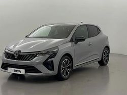 Gris Nouvelle 2025 Renault Clio V Techno Citadine | 23 800 € (Prix cher)
