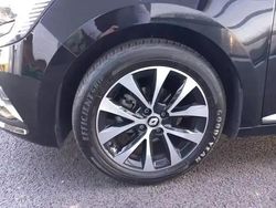 Noir Utilisé 2022 Renault Clio V Intens Berline | 14 989 € (Prix juste)