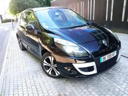 Utilisé 2011 Renault Scénic III Bose Edition Monospace | 3 990 € (Bon prix)