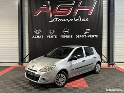 Gris Utilisé 2011 Renault Clio II Authentique Berline | 3 490 € (Prix juste)