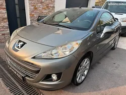 Gris Utilisé 2011 Peugeot 207 CC Cabriolet | 6 990 € (Prix juste)