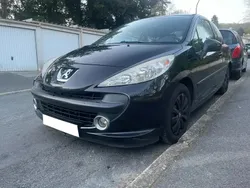 Noir Utilisé 2008 Peugeot 207 Premium Berline | 3 490 € (Prix assez cher)
