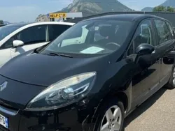 Utilisé 2012 Renault Scénic III Business Monospace | 5 990 € (Prix cher)