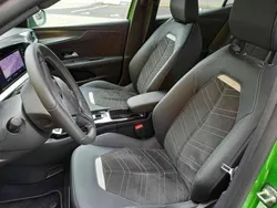 Vert Utilisé 2025 Opel Mokka-e Ultimate SUV | 30 440 €