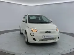 Blanc Utilisé 2023 Fiat 500e Citadine | 15 879 € (Prix assez cher)