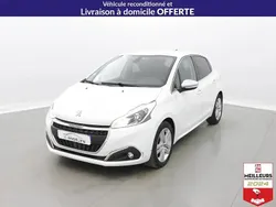 Blanc Utilisé 2018 Peugeot 208 Allure Citadine | 10 400 € (Prix assez cher)