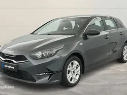 Gris Utilisé 2022 Kia Ceed Active Berline | 21 299 € (Prix assez cher)