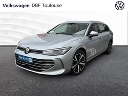 Argente Utilisé 2024 VW Passat Life Coupé | 34 888 € (Prix assez cher)